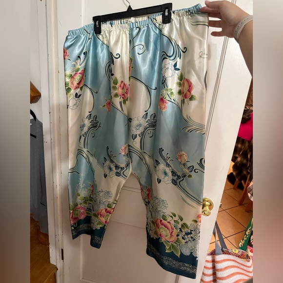 Oscar de la Renta Blue and Pink Floral Satin Set - Picture 7 of 8